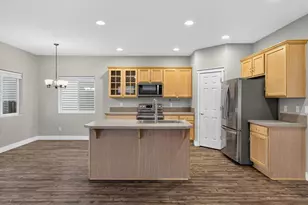 860 Wild Rose Ct, Independence, OR 97351 - Photo 10