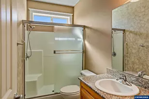 559 SE Syron St, Dallas, OR 97338 - Photo 16