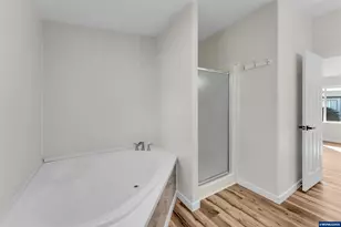 2151 Three Lakes Rd SE, Albany, OR 97322 - Photo 16