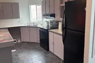 1400 Candlelight Dr, Eugene, OR 97402 - Photo 10