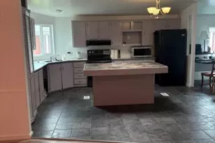 1400 Candlelight Dr, Eugene, OR 97402 - Photo 8