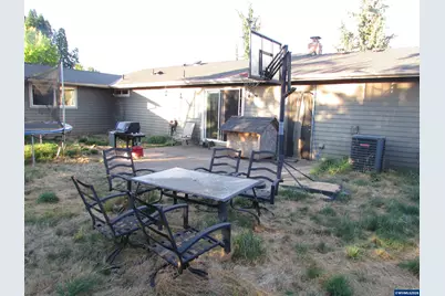 360 Cindy Ln NW, Mount Angel, OR 97362 - Photo 2