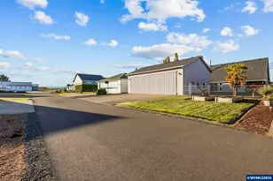 731 Aeronca St, Independence, OR 97351 - Photo 36