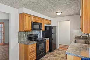 161 N 7th St, Jefferson, OR 97352 - Photo 8