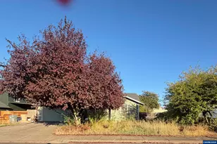 3985 Linn Ave SE, Albany, OR 97322 - Photo 2