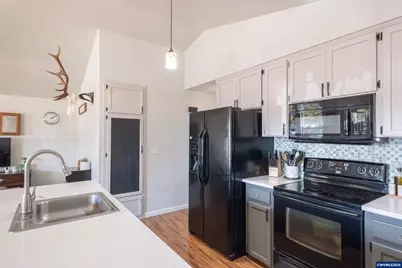3923 Willamette Av SE, Albany, OR 97322 - Photo 10