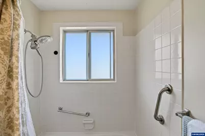 1306 Hampton Wy, Woodburn, OR 97071 - Photo 24