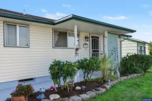 1306 Hampton Way, Woodburn, OR 97071 - Photo 4