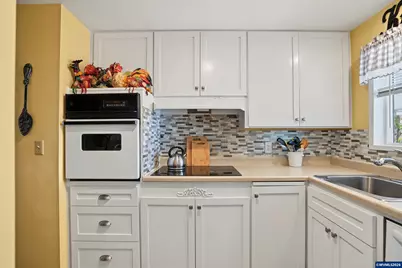 1306 Hampton Wy, Woodburn, OR 97071 - Photo 16
