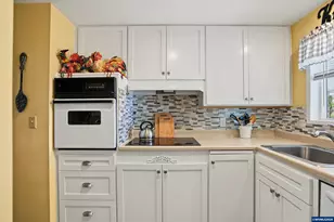 1306 Hampton Way, Woodburn, OR 97071 - Photo 16