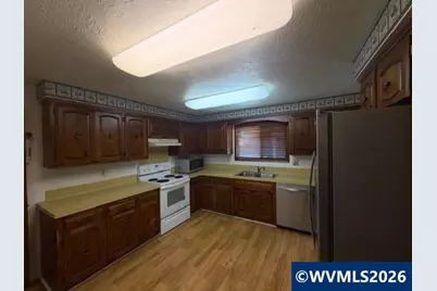 1105 Orchard Ln, Woodburn, OR 97071 - Photo 2