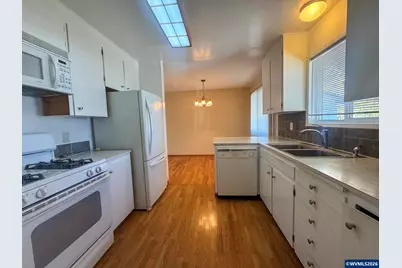 1590 Astor Wy, Woodburn, OR 97071 - Photo 2