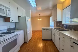 1590 Astor Way, Woodburn, OR 97071 - Photo 2