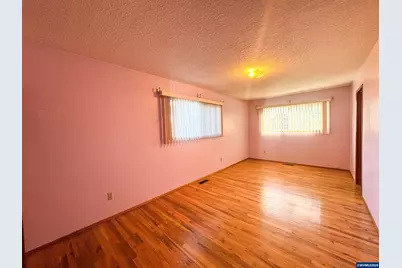 1590 Astor Wy, Woodburn, OR 97071 - Photo 12
