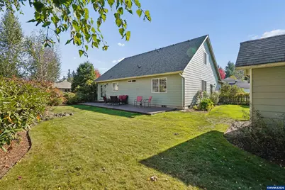 1481 E Burnett St, Stayton, OR 97383 - Photo 36