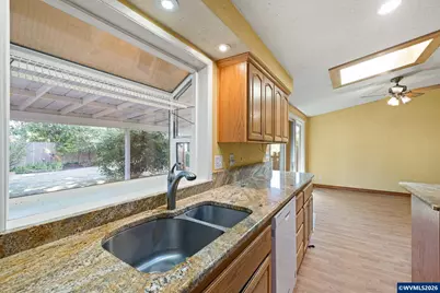 512 Cardinal Wy, Springfield, OR 97477 - Photo 16