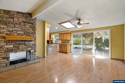 512 Cardinal Wy, Springfield, OR 97477 - Photo 10