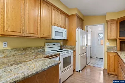 512 Cardinal Wy, Springfield, OR 97477 - Photo 14
