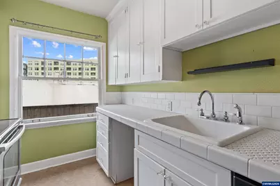 711 NE Randall #301 Av, Portland, OR 97232 - Photo 16