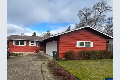 925 W 24th Av, Eugene, OR 97405 - Photo 1