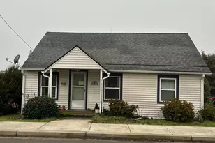 3075 Hollywood Dr NE, Salem, OR 97305 - Photo 1