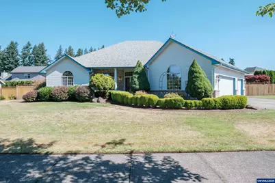 1761 E Burnett St, Stayton, OR 97383 - Photo 1