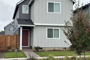 734 Pickering Ln, Woodburn, OR 97071 - Photo 1