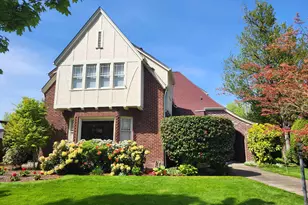 316 NW 32nd St, Corvallis, OR 97330 - Photo 1
