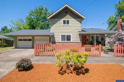 1083 8th Av SW, Albany, OR 97321 - Photo 1