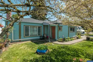 2012 Hollywood Dr NE, Salem, OR 97305 - Photo 1