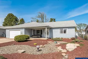 1327 Mulberry Dr, Woodburn, OR 97071 - Photo 1