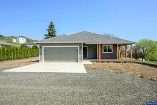 440 NW Gutbrod St, Sheridan, OR 97378 - Photo 1