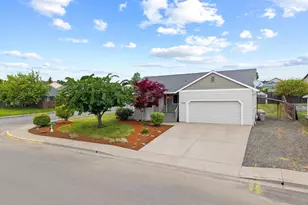 342 NW Denton Ave Av, Dallas, OR 97338 - Photo 1