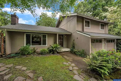 141 W 39th Av, Eugene, OR 97401 - Photo 1