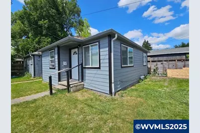635 E St NE, Salem, OR 97301 - Photo 1