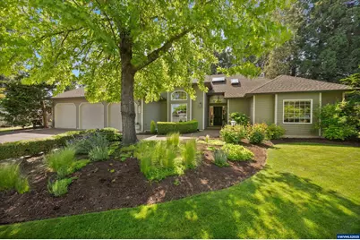 410 S Pershing St, Mount Angel, OR 97362 - Photo 1