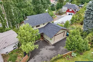 111 5th St, Silverton, OR 97381 - Photo 1