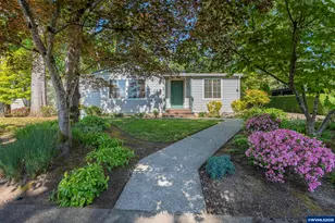 817 Woodland Ave, Woodburn, OR 97071 - Photo 1