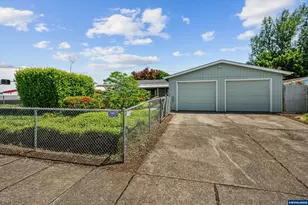 420 NE Dallas Dr, Dallas, OR 97338 - Photo 1