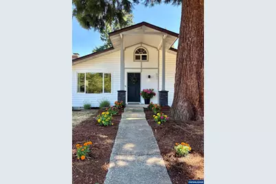 803 Madison St, Silverton, OR 97381 - Photo 1