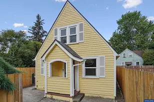 1085 15th St NE, Salem, OR 97301 - Photo 1