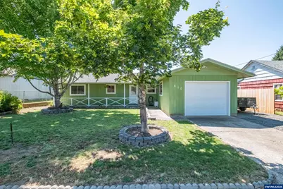 610 8th Av, Sweet Home, OR 97386 - Photo 1