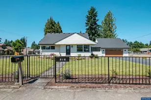 313 N Evergreen Ave, Stayton, OR 97383 - Photo 1