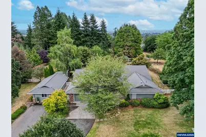 1434 37th Av, Salem, OR 97304 - Photo 1