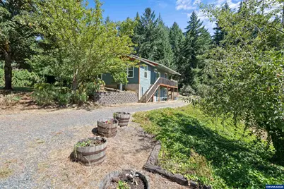 40989 Skyline Dr, Sweet Home, OR 97386 - Photo 1
