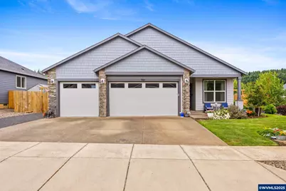 901 Riley Dr NE, Silverton, OR 97381 - Photo 1