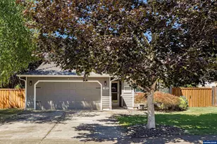 185 SW Applegate Trail Dr, Dallas, OR 97338 - Photo 1