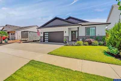 806 Ike Mooney St NE, Silverton, OR 97381 - Photo 1