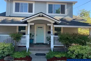 718 Pine St, Silverton, OR 97381 - Photo 1