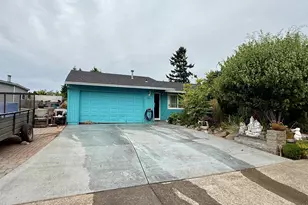 1051 Orchard Ln, Woodburn, OR 97071 - Photo 1